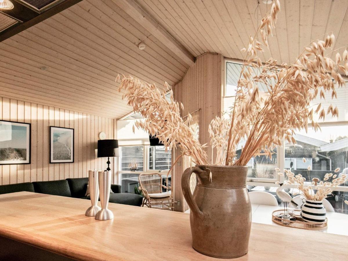 6 Person Holiday Home In Tranek R Fæbæk Exterior foto